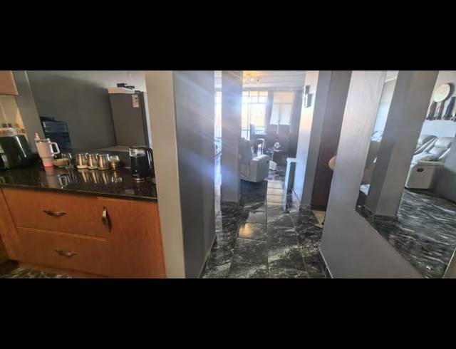 3 BEDROOM APARTMENT FOR SALE IN FLORIDA